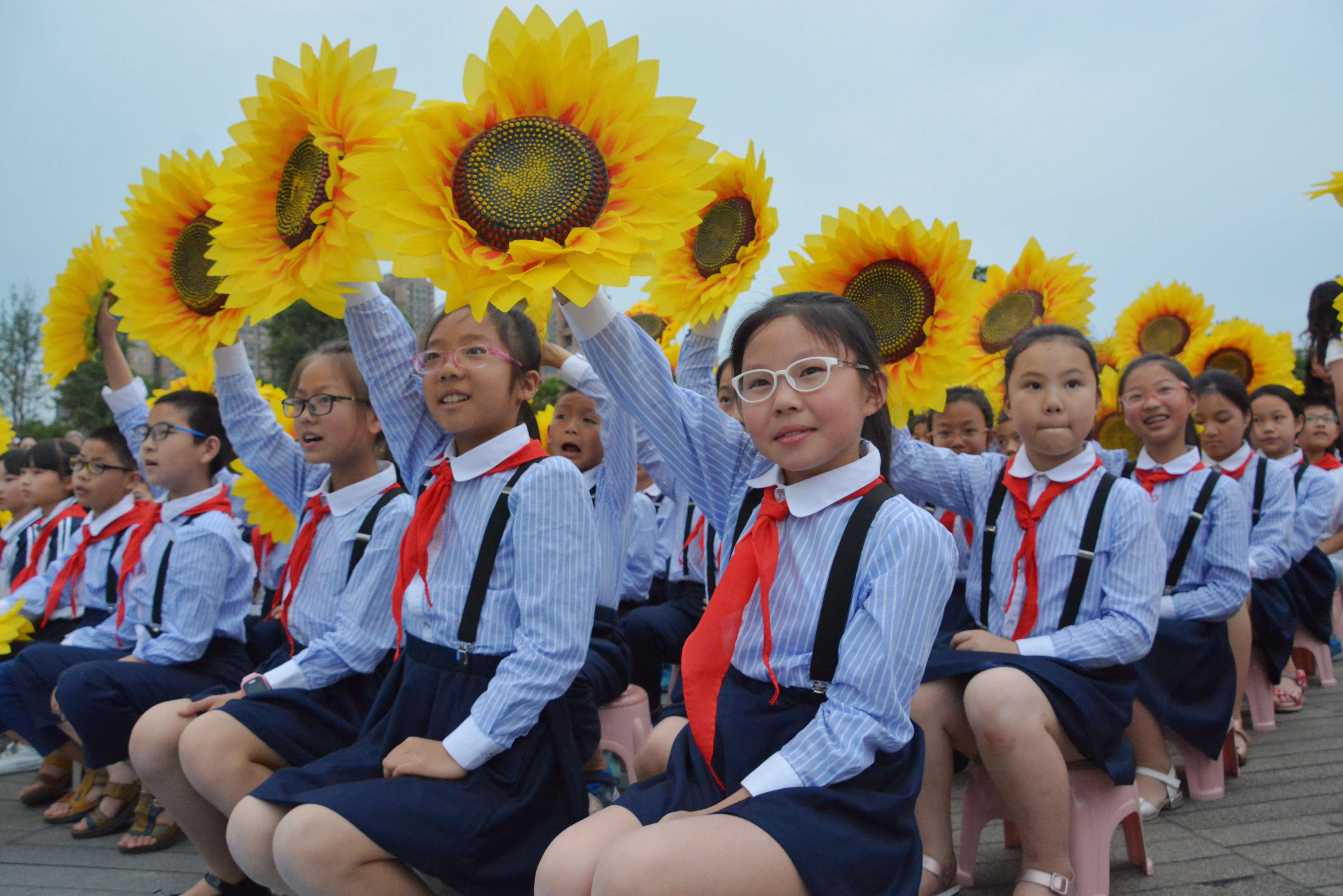 邛崃市青少年宫庆祝"六·一"国际儿童节暨"临邛娃娃临邛谣"少年儿童