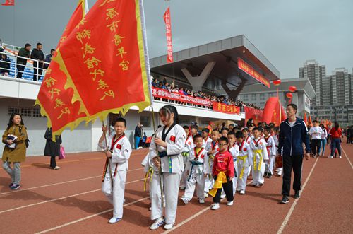 我宫参加太原市第十二届“感恩杯”青少年武术锦标赛1.jpg 我宫参加太原市第十二届“感恩杯”青少年武术锦标赛1.jpg
